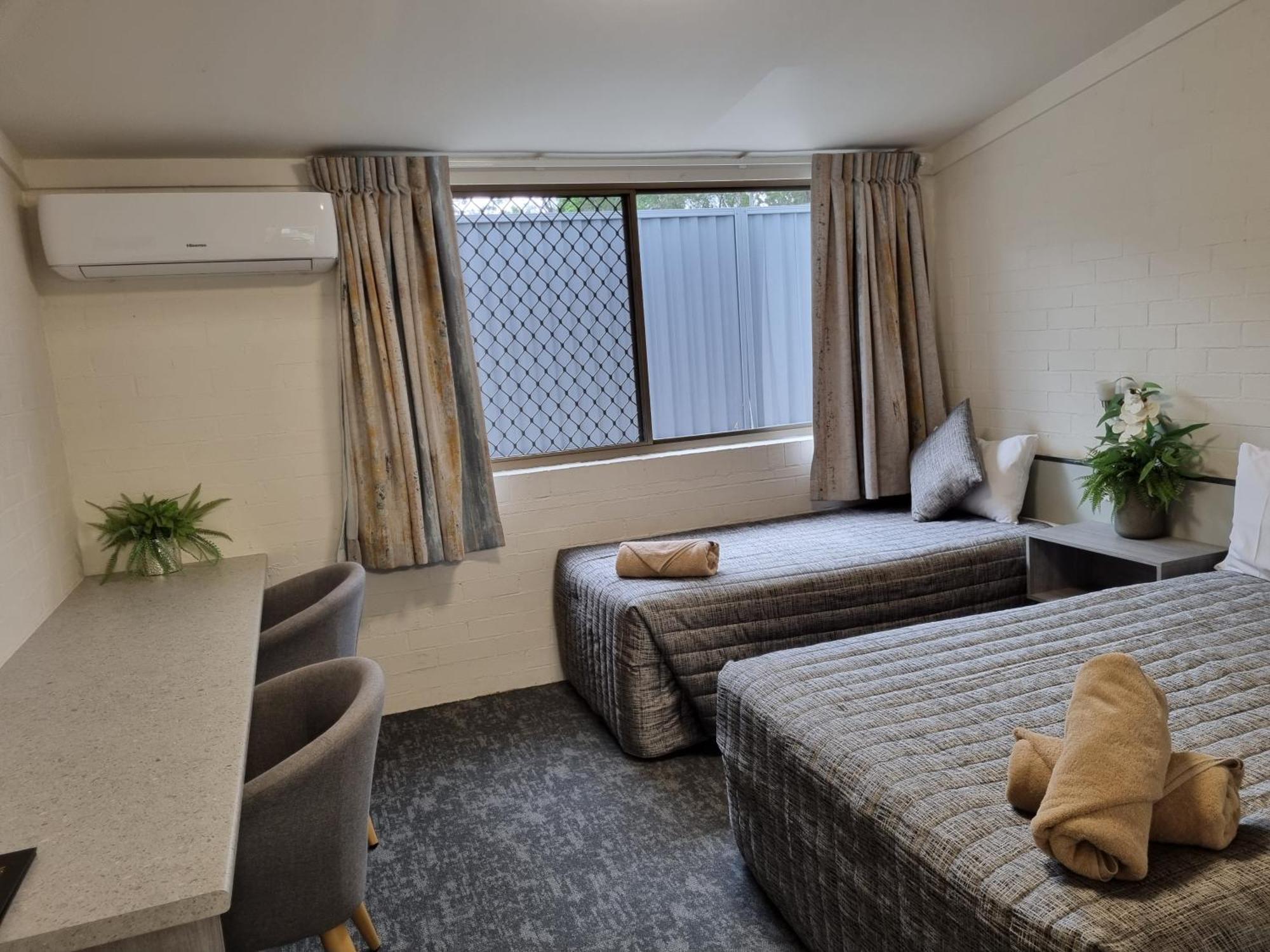 Y Motels Yarraman Esterno foto